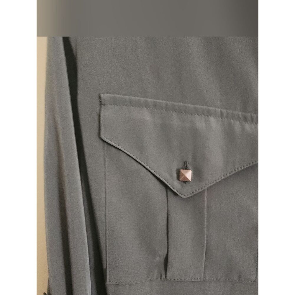 U52 Rock & Republic shirt Olive Green w square metal buttons & roll tab sleeves - Picture 6 of 16